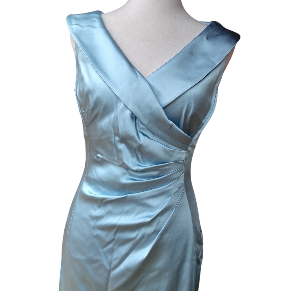 Tahari Powder Blue Collared Neckline Ruched Side Satin Cocktail Dress Size 2 - Picture 3 of 9